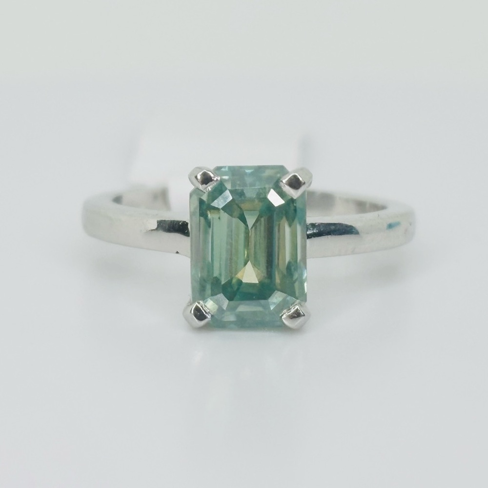 5.51ct MOISSANITE RING SIZE 7